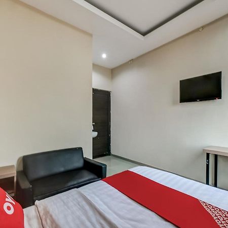 Oyo 90986 Hotel Srikandi Adisucipto Kalasan Zewnętrze zdjęcie