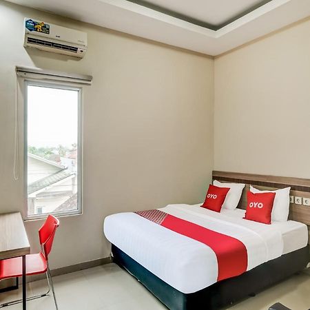 Oyo 90986 Hotel Srikandi Adisucipto Kalasan Zewnętrze zdjęcie