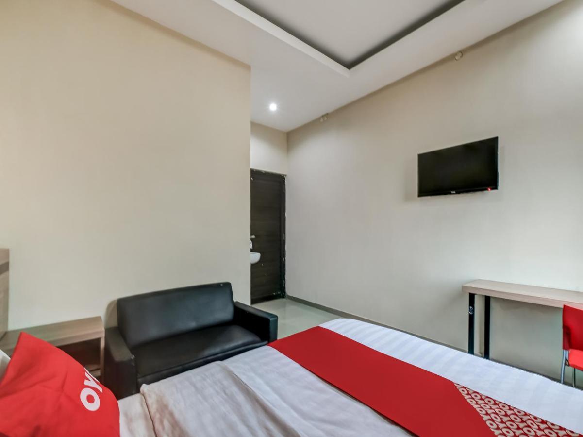 Oyo 90986 Hotel Srikandi Adisucipto Kalasan Zewnętrze zdjęcie