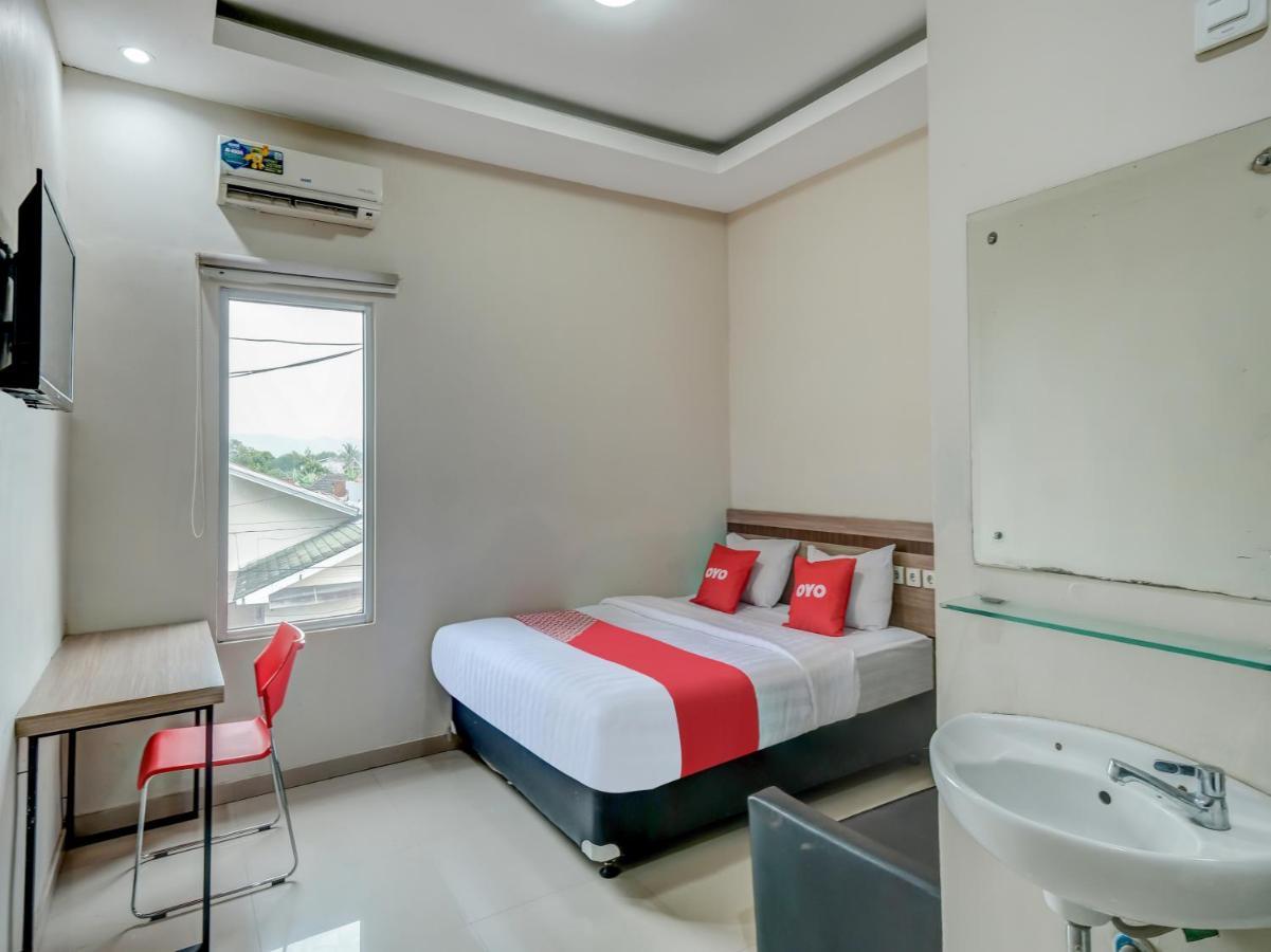 Oyo 90986 Hotel Srikandi Adisucipto Kalasan Zewnętrze zdjęcie