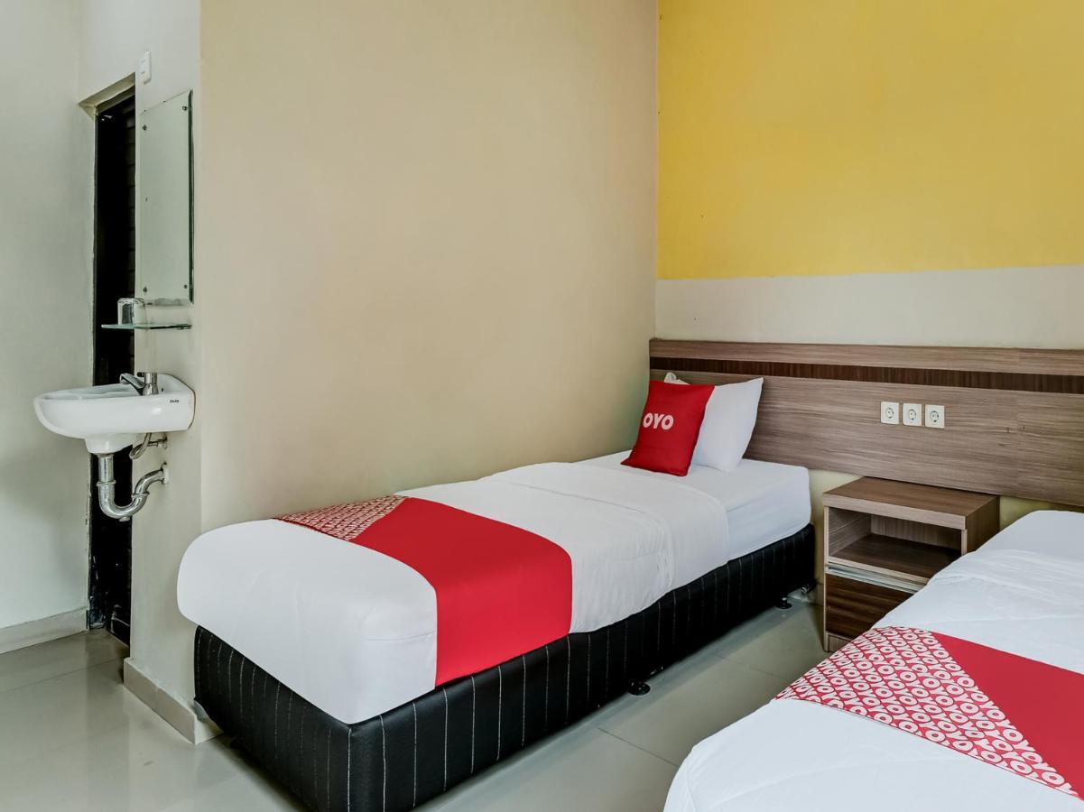 Oyo 90986 Hotel Srikandi Adisucipto Kalasan Zewnętrze zdjęcie