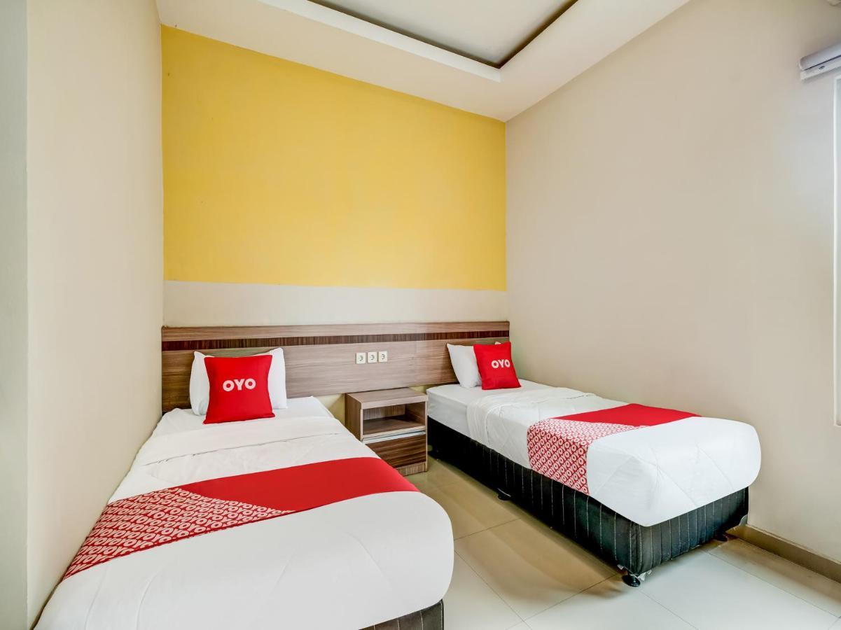 Oyo 90986 Hotel Srikandi Adisucipto Kalasan Zewnętrze zdjęcie