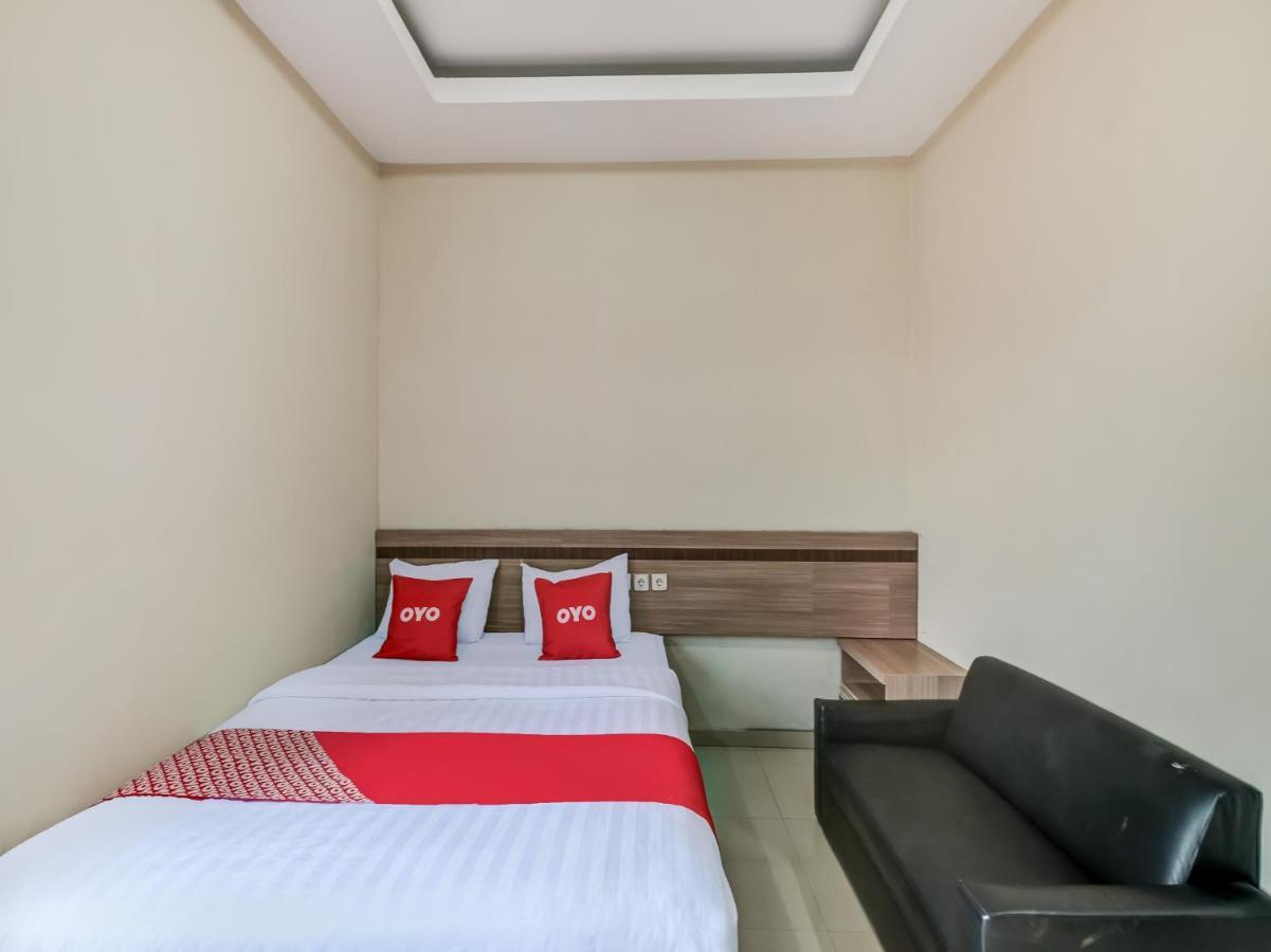 Oyo 90986 Hotel Srikandi Adisucipto Kalasan Zewnętrze zdjęcie