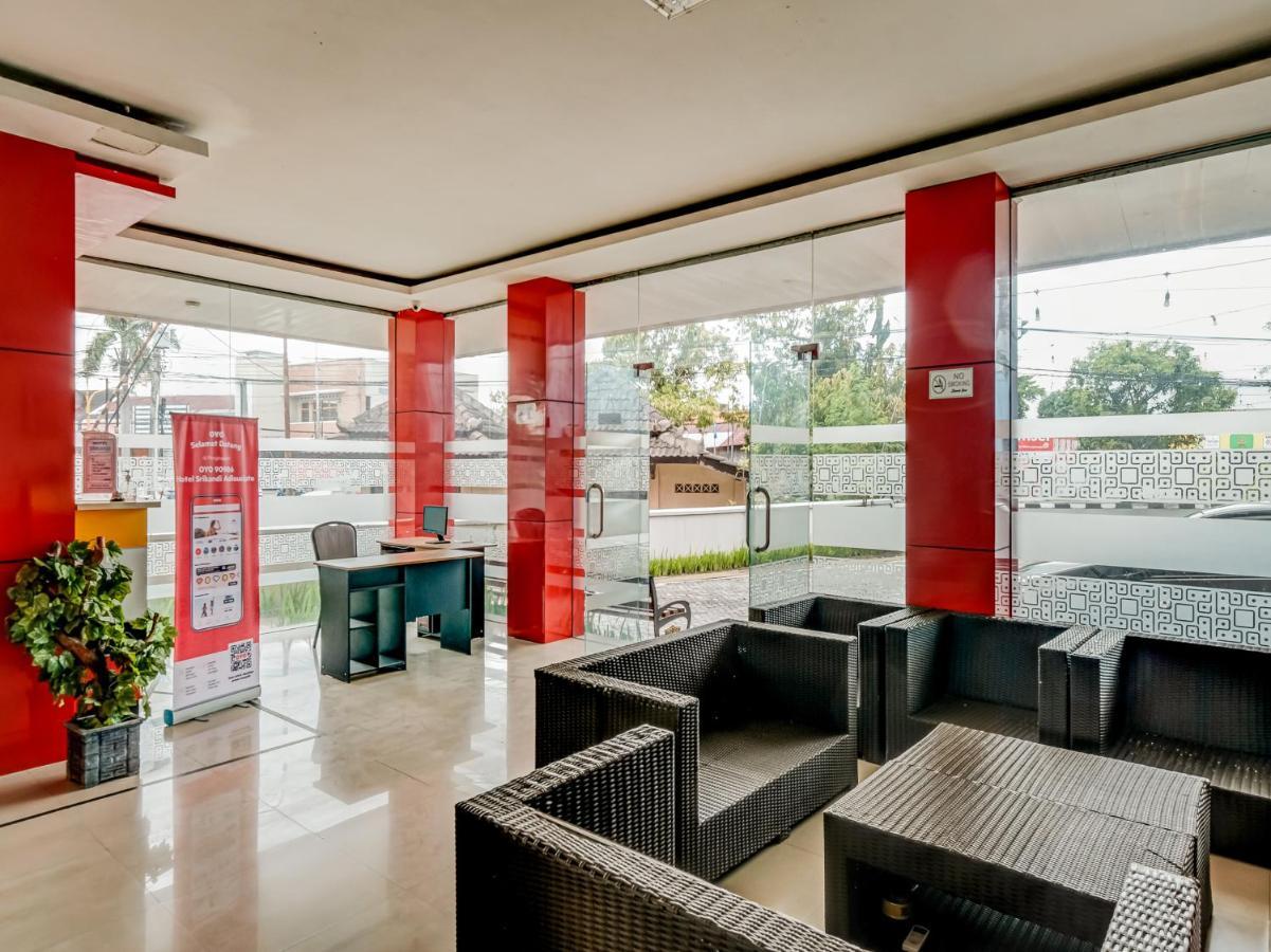 Oyo 90986 Hotel Srikandi Adisucipto Kalasan Zewnętrze zdjęcie